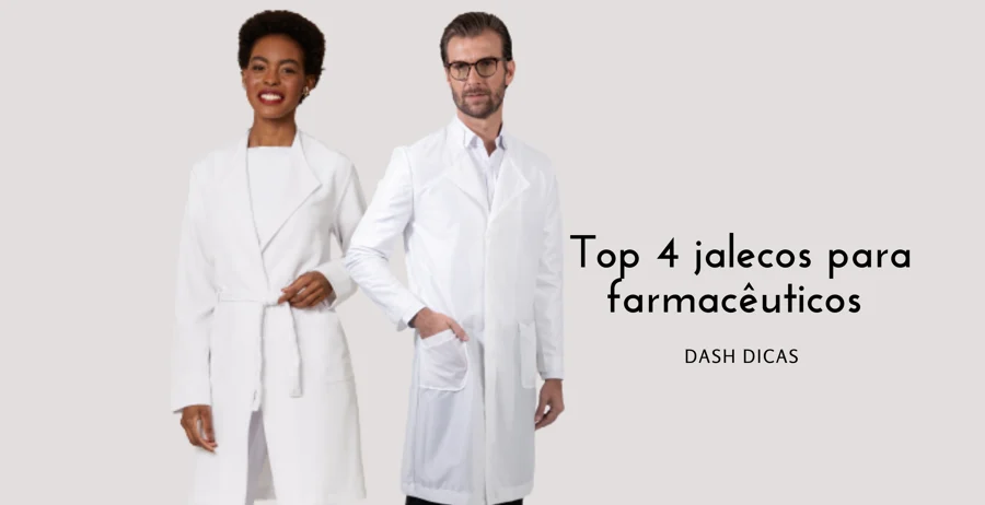 Mulher preta sorrindo e homem branco de óculos vestindo jaleco para farmacêutico.