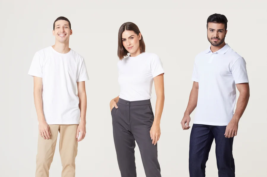 Camisetas Brancas: 5 formas de usar no seu uniforme de trabalho