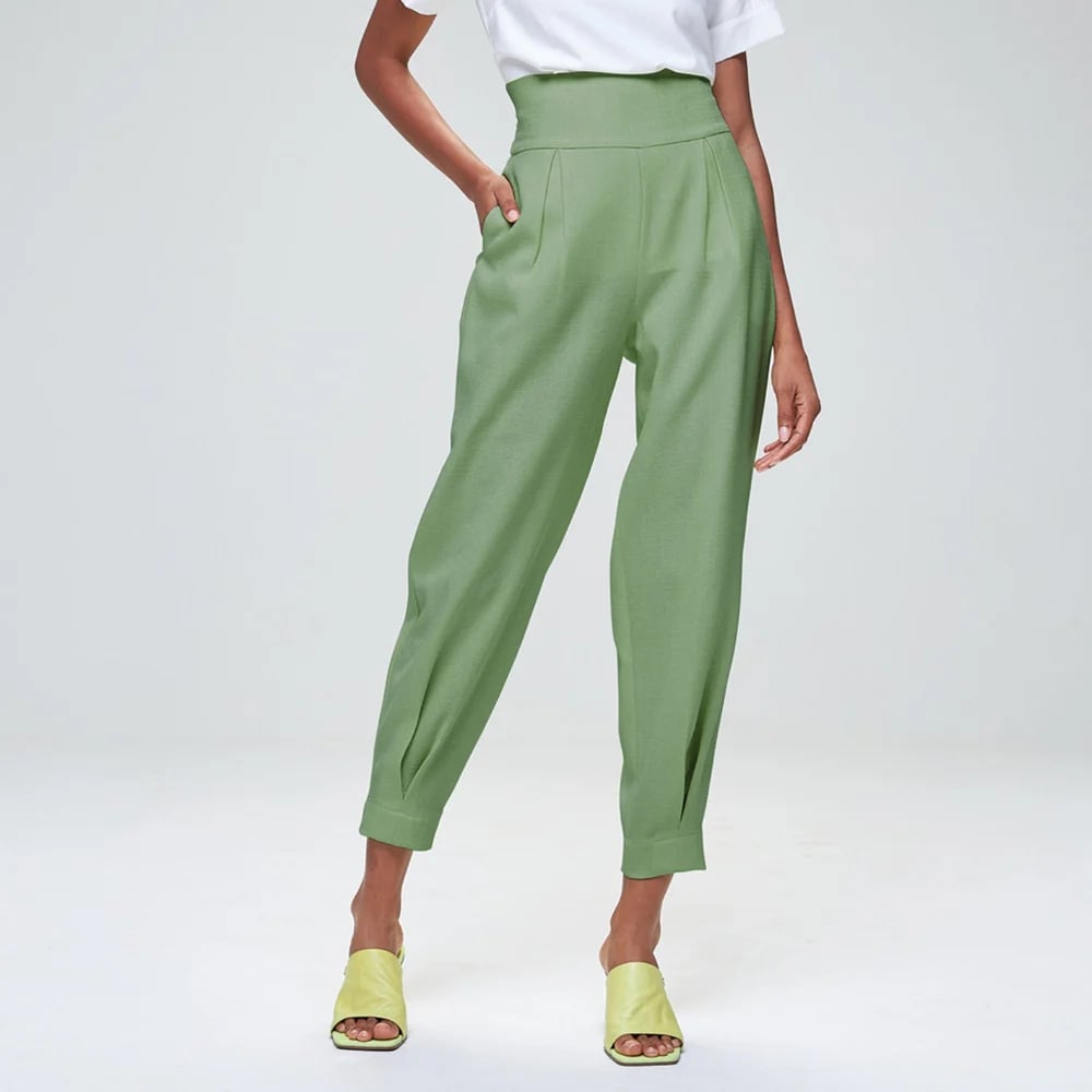 look-para-entrevista-de-emprego-calca-social-verde