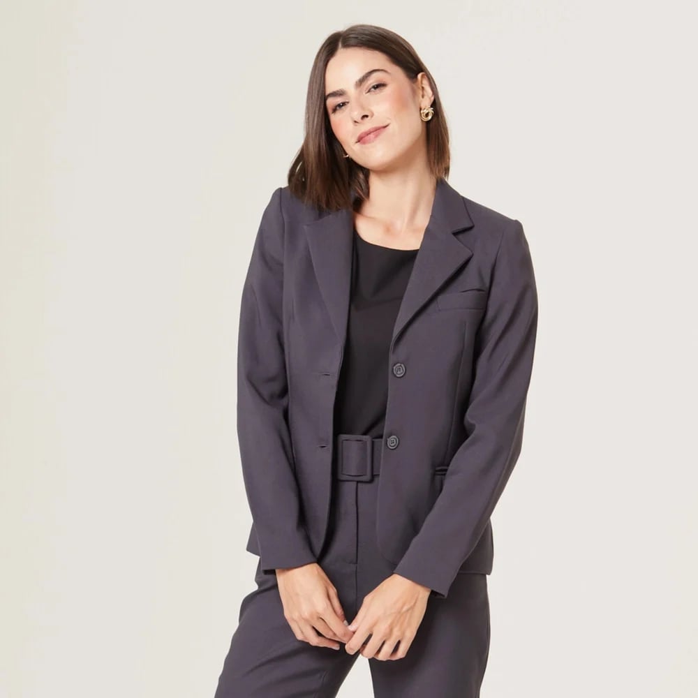 ropa-de-abogada-blazer-botones-y-solapa