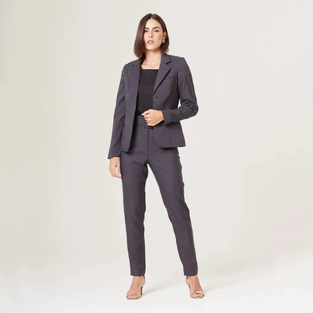 ropa-para-abogada-blazer-de-botones-con botones