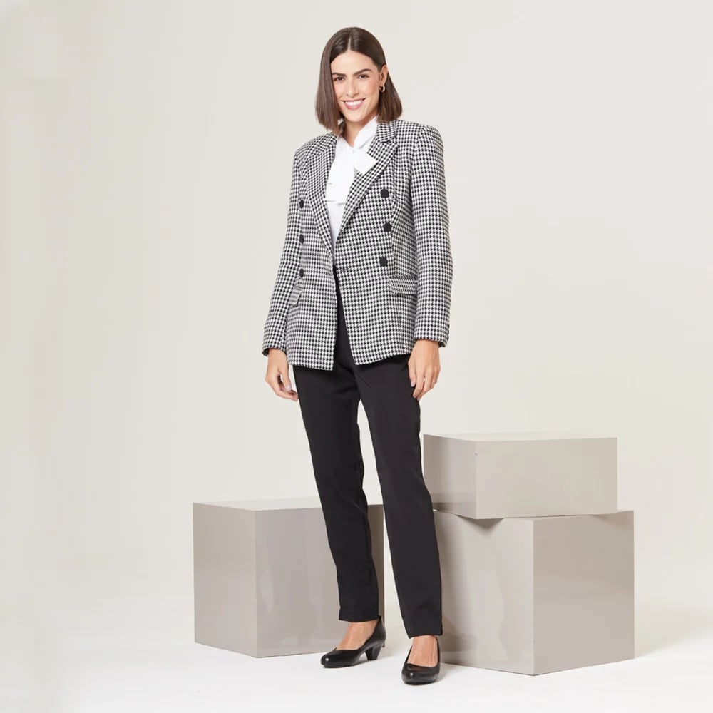 ropa-para-abogada-superpuesto-blazer