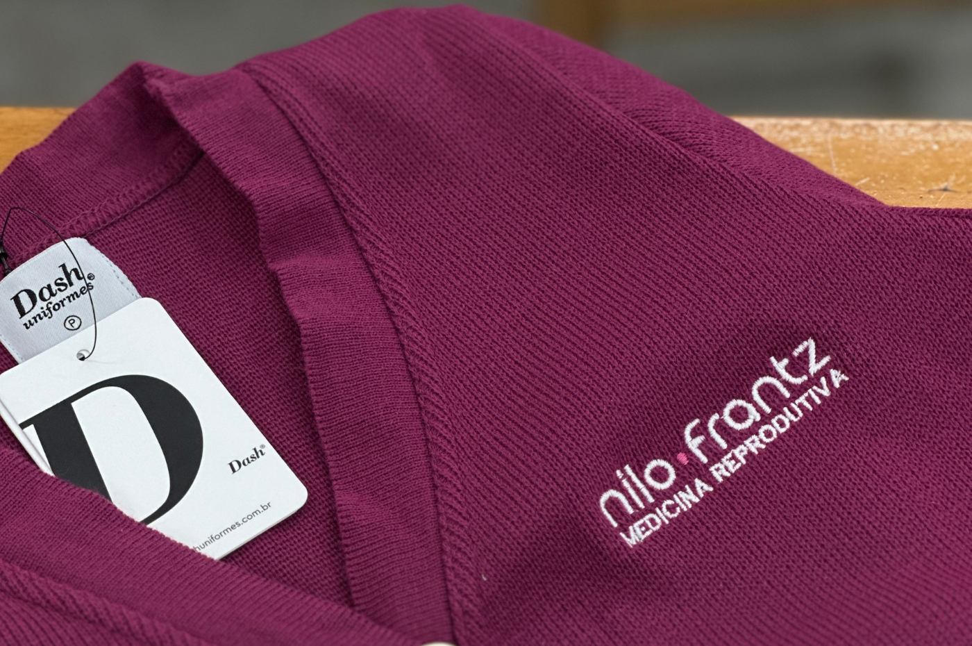 Bordado em uniforme: quando usar ou não a logomarca?