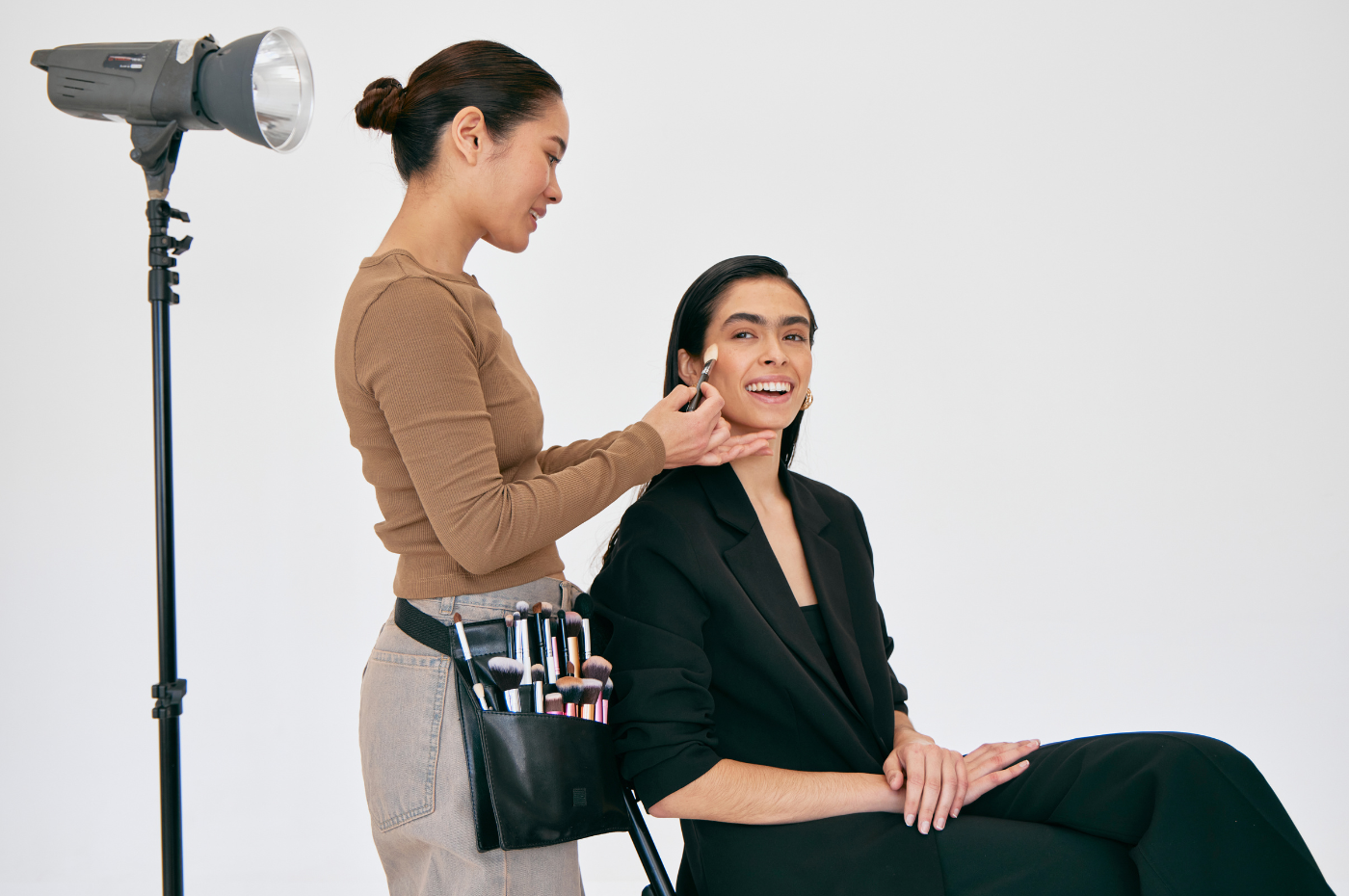 Uniforme para maquiadora: 8 peças para transformar sua aparência profissional