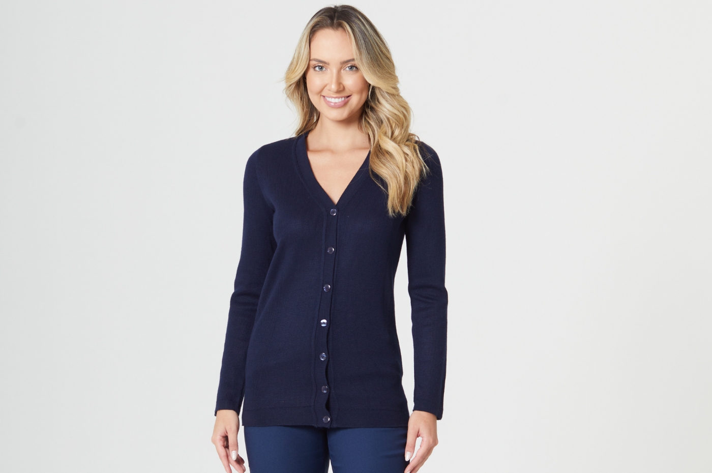 Como usar cardigan: combinações e dicas para arrasar no trabalho